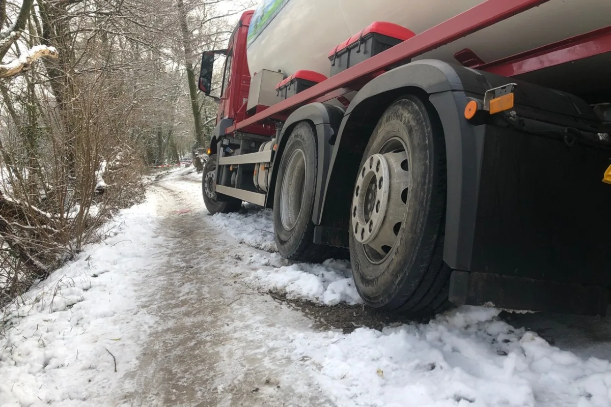 Velbert – Tanklaster mit 20.000 Liter Propangas verunfallt