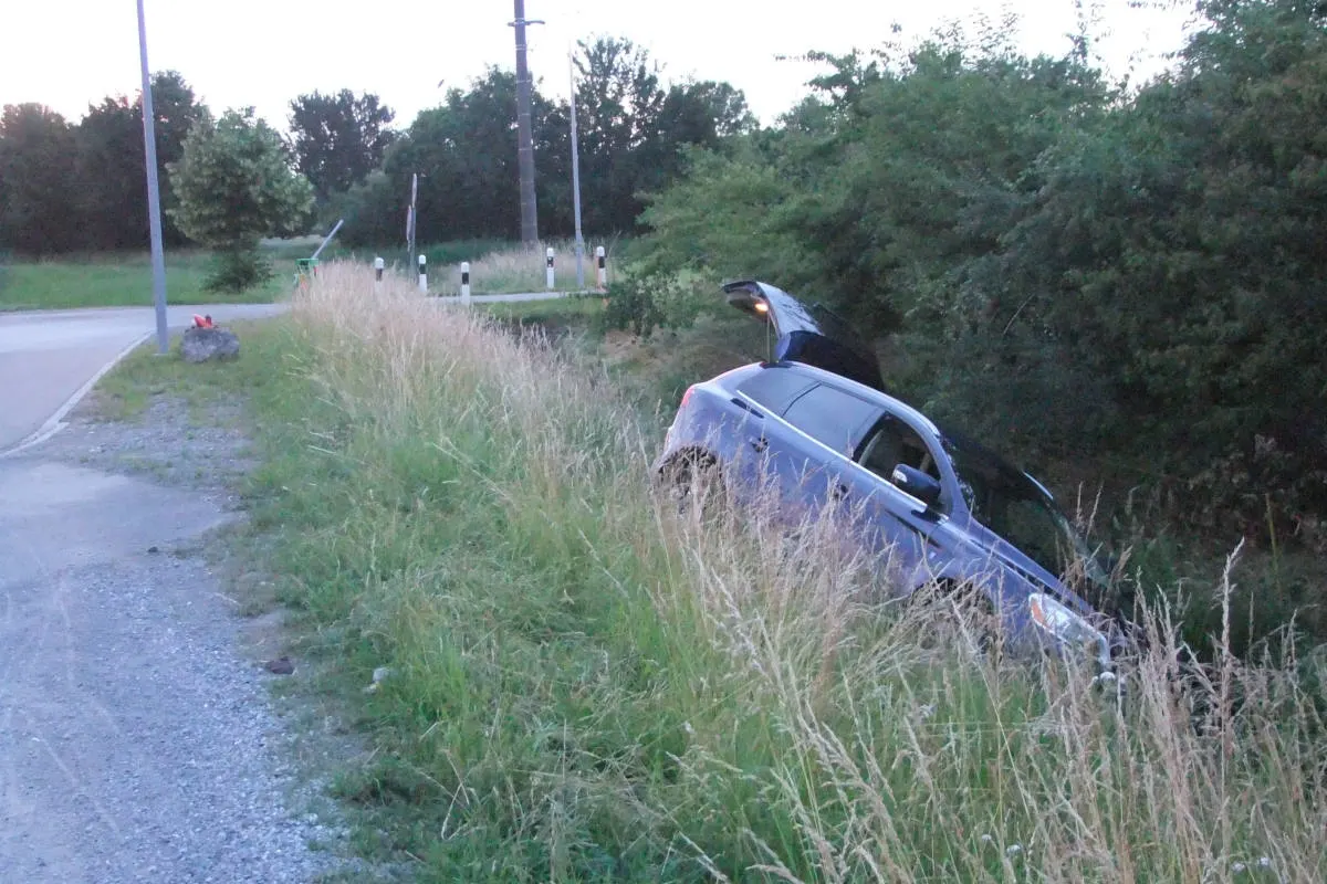Diepoldsau SG - Betrunken mit Auto in Bach gelandet