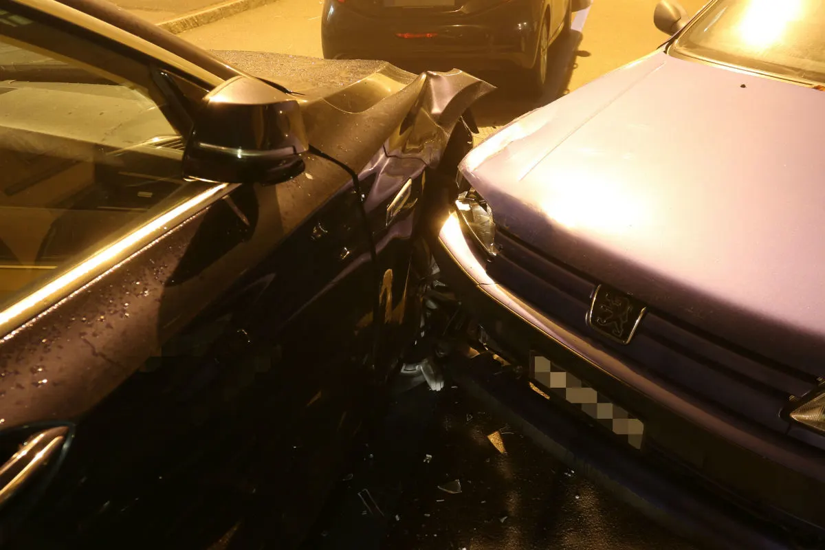 St.Gallen SG - Mit parkiertem Auto kollidiert