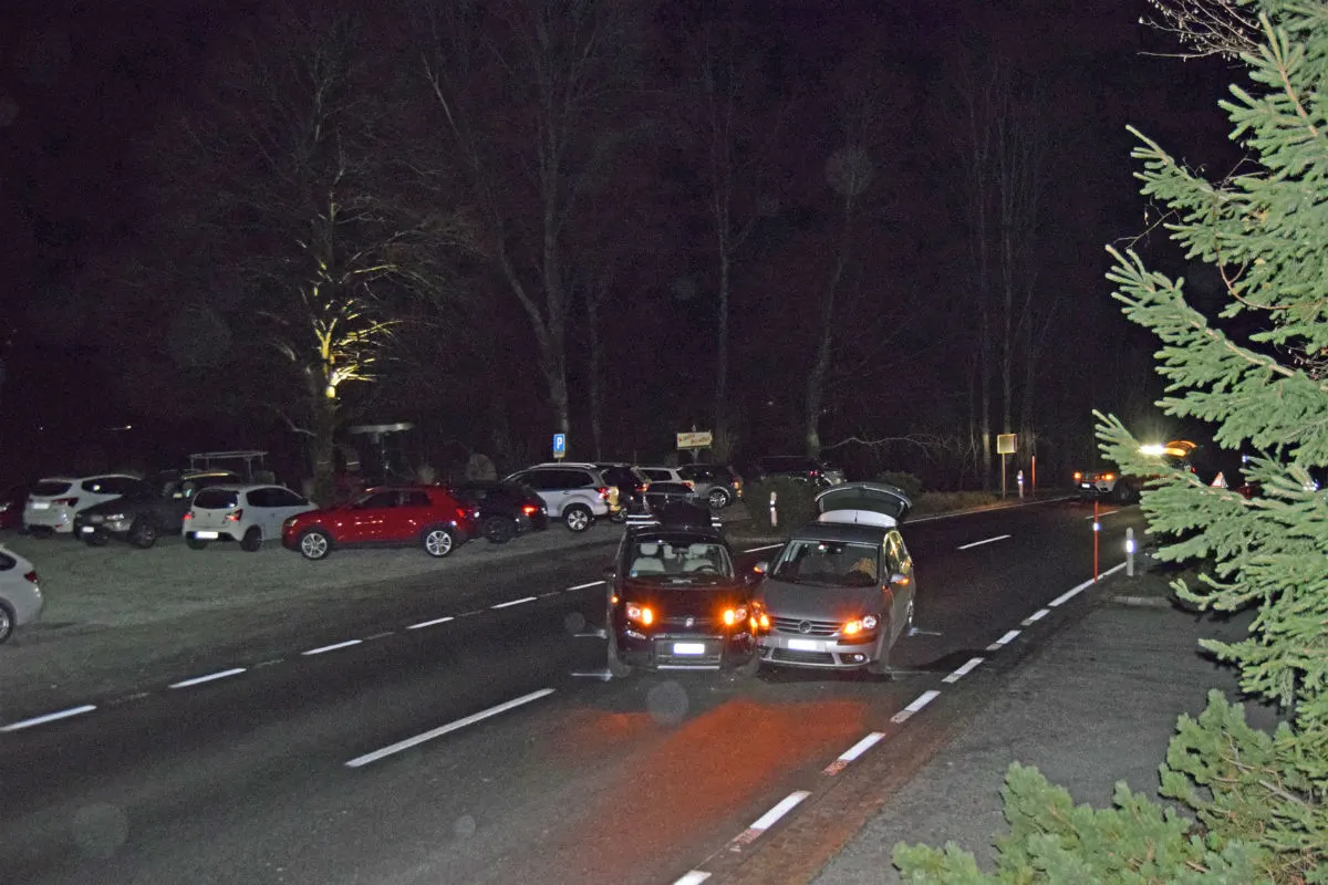 Stein AR - Kollision zwischen zwei Autos