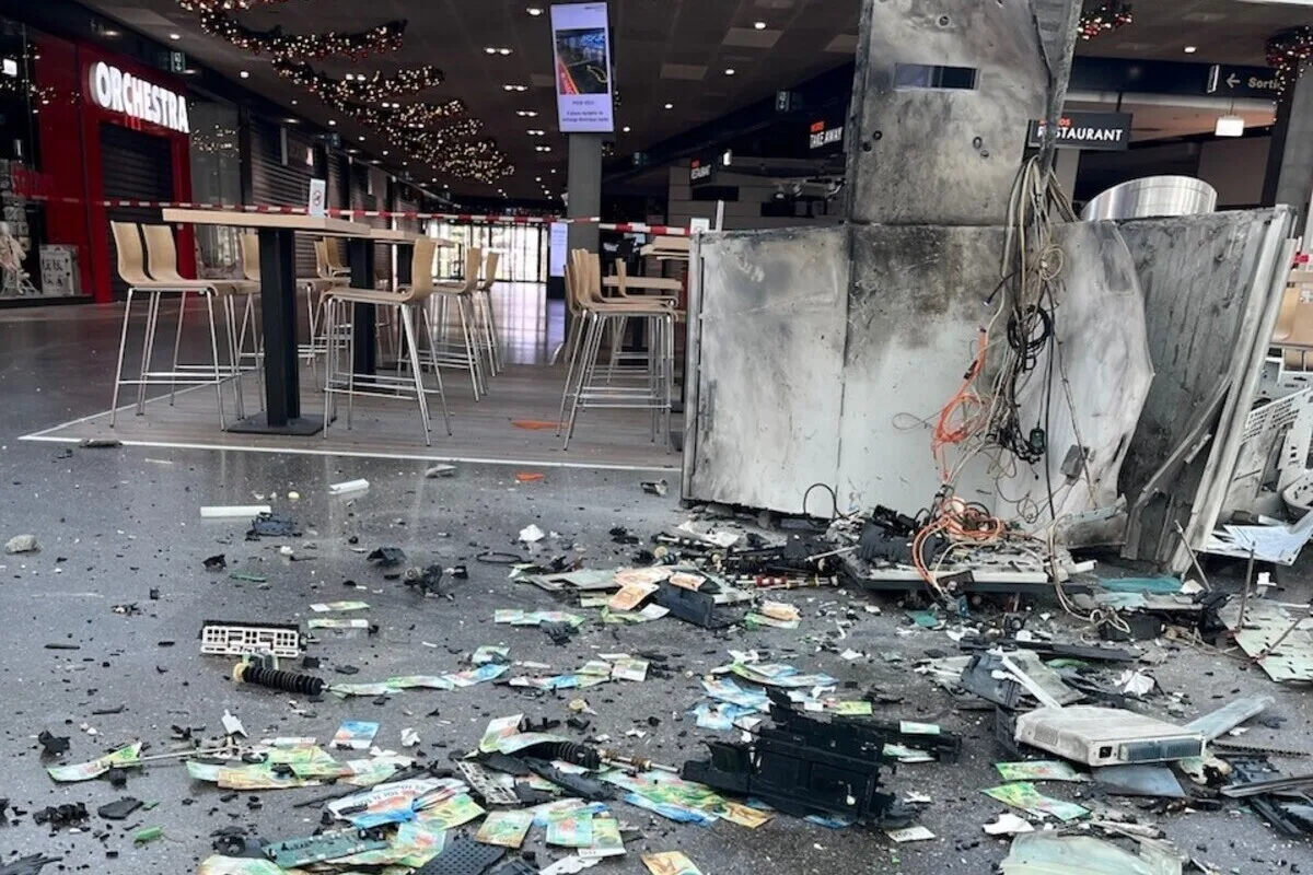 Marin-Epagnier NE – Geldautomaten im Marin Centre gesprengt