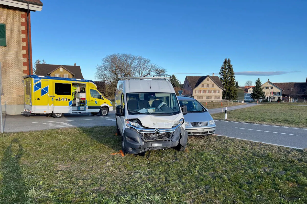 Waldkirch SG – Kollision zwischen zwei Autos