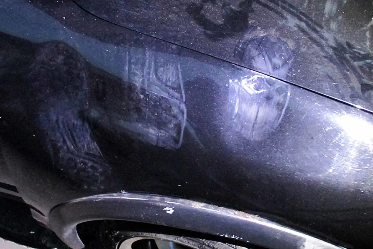 Bremerhaven - Randlierer beschädigt Fahrzeuge
