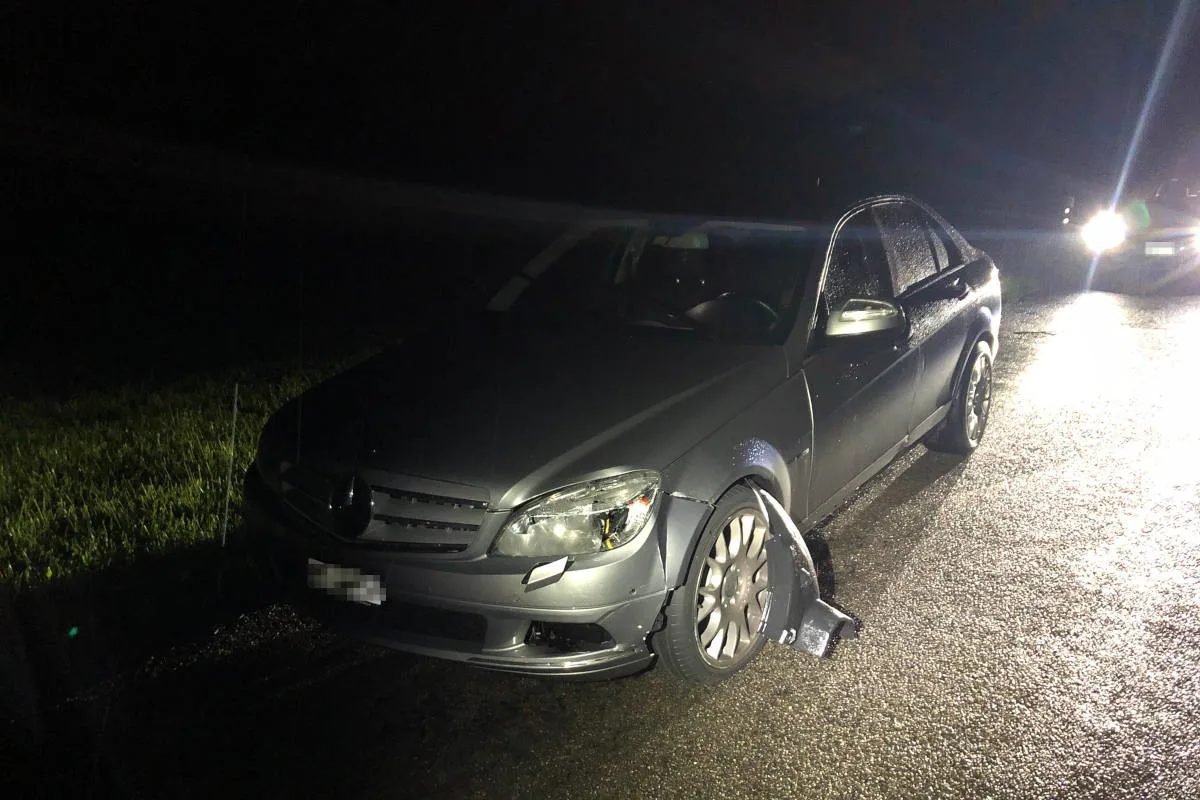 Gossau SG – Alkoholisiert Verkehrsteiler umgefahren und geflüchtet