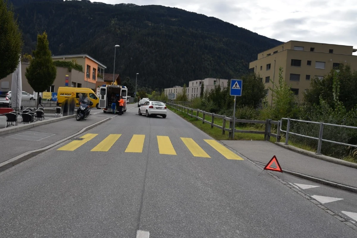 Unfall in Domat/Ems GR - Autofahrerin übersieht Motorradlenker