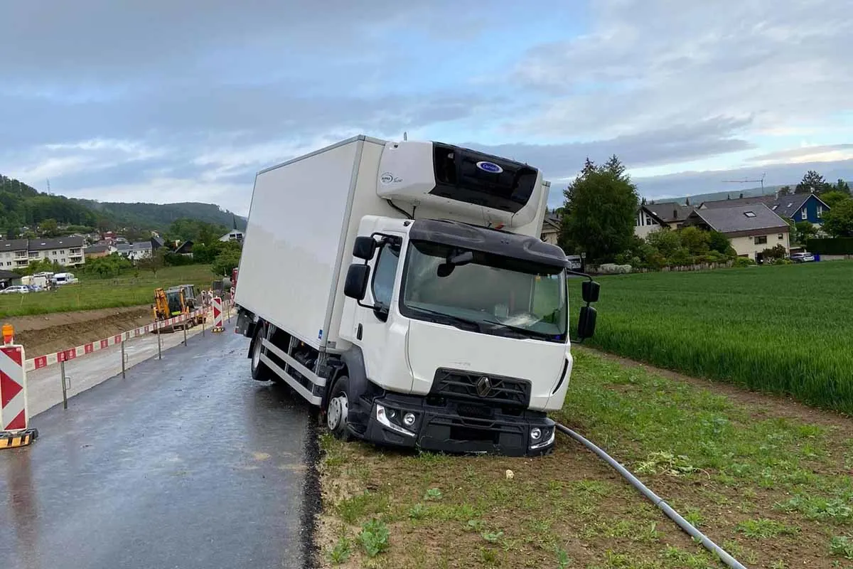Unfall in Ettingen BL - Strasse gesperrt