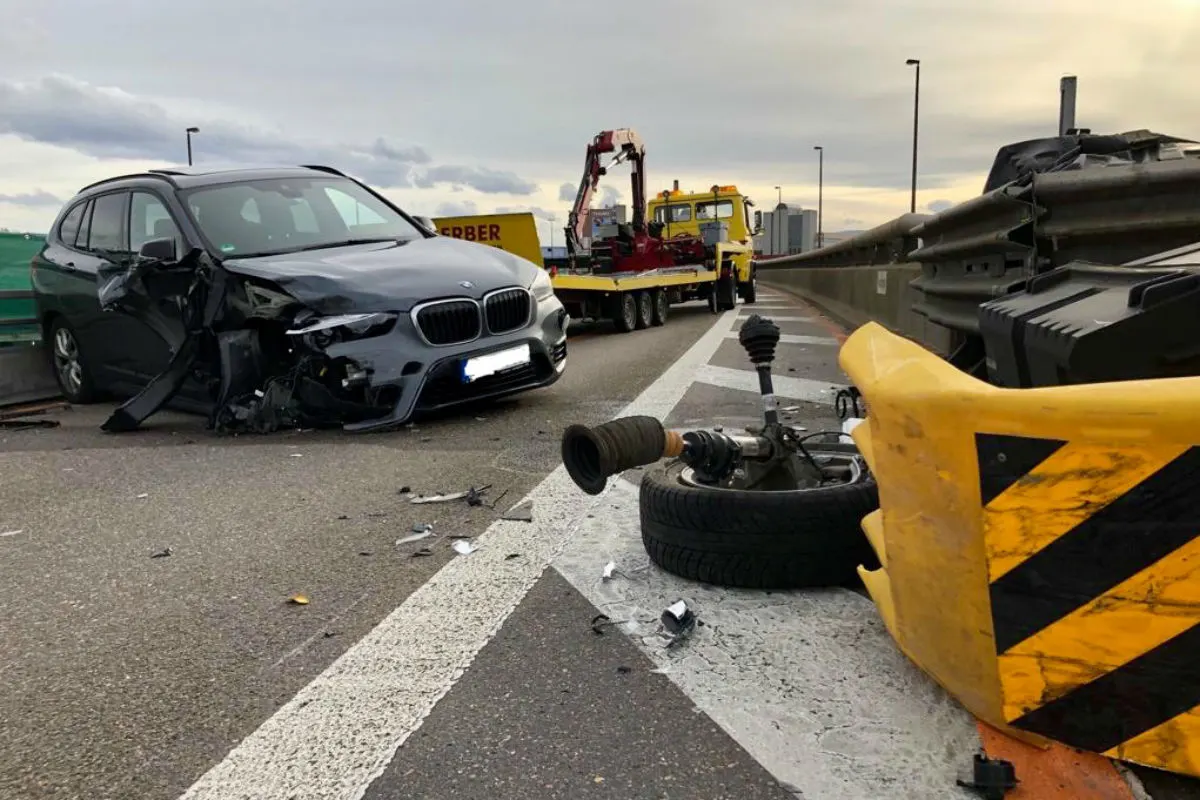 A2/Basel BS - Unfall führt zu Verkehrsbehinderungen