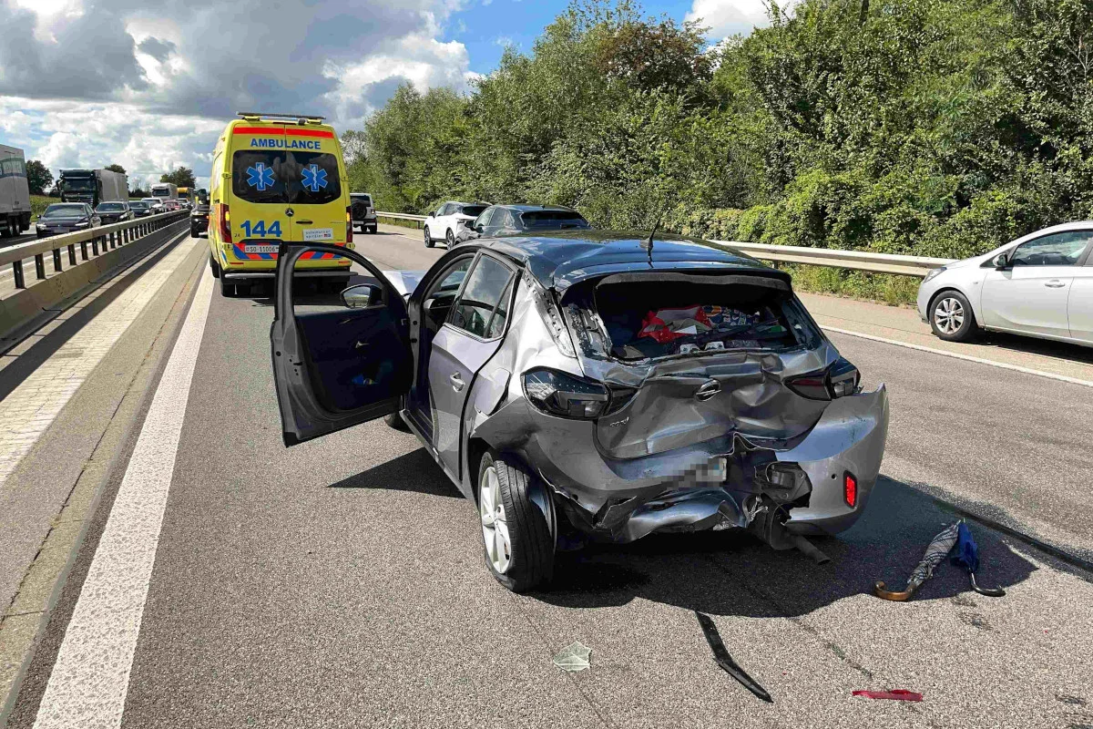 A1 Kestenholz AG – Vier Verletzte bei Unfall auf Autobahn