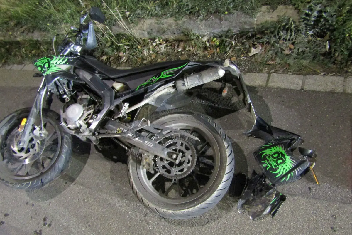 Näfels GL - Junger Motorradlenker wurde übersehen