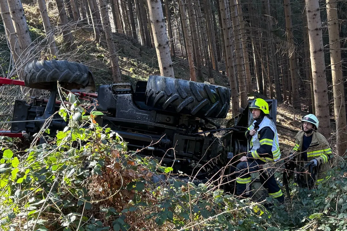 Ludescherberg – Traktor stürzt Hang hinab