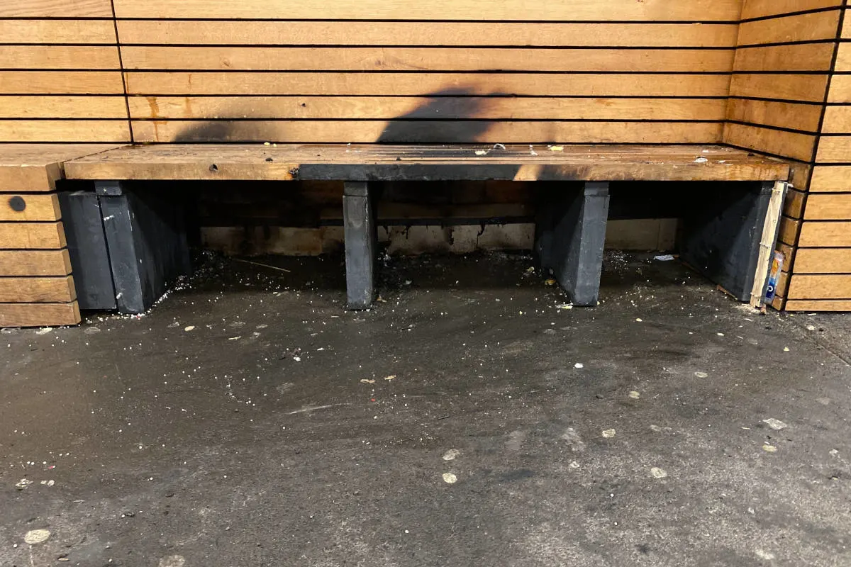 Wettingen AG – Sitzbank durch Brand beschädigt 