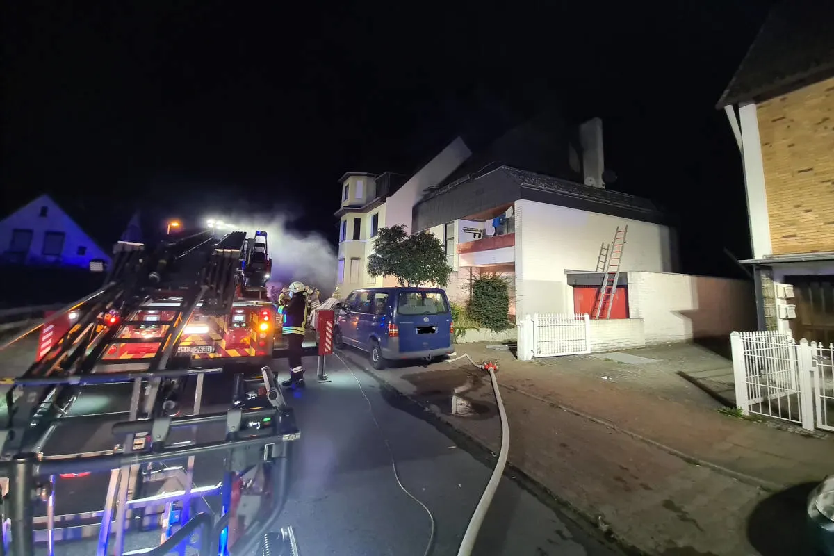 Lehrte – Feuer mit Menschenleben in Gefahr – Feuerwehren aus dem Stadtgebiet Lehrte retten mehrere Menschen