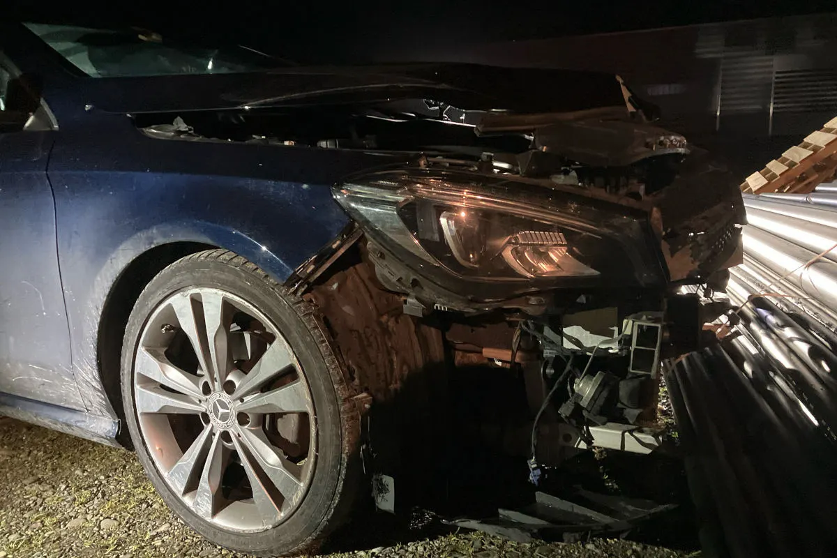 Näfels GL – Nach Selbstunfall auf  Autobahnzubringer geflüchtet