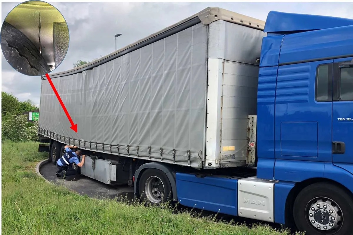 Schwegenheim - LKW mit gebrochenem Rahmen