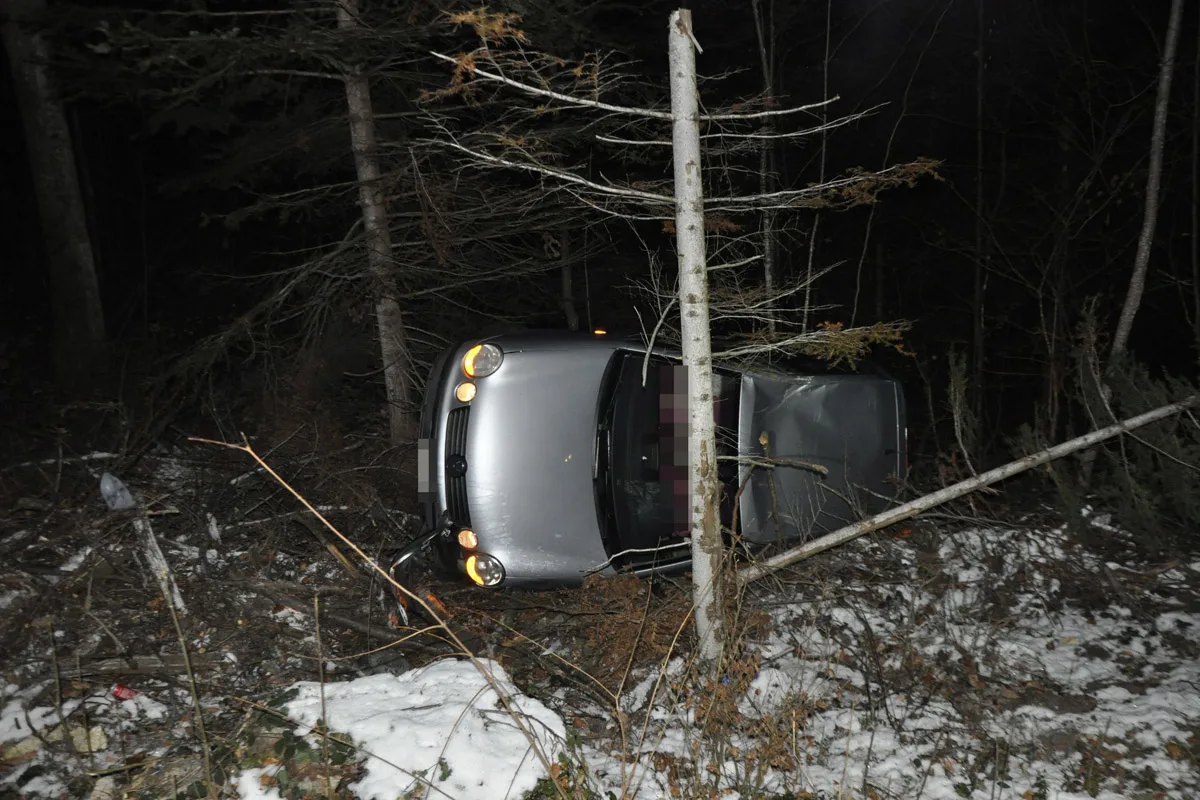 Dornach SO - Auto überschlägt sich bei Unfall