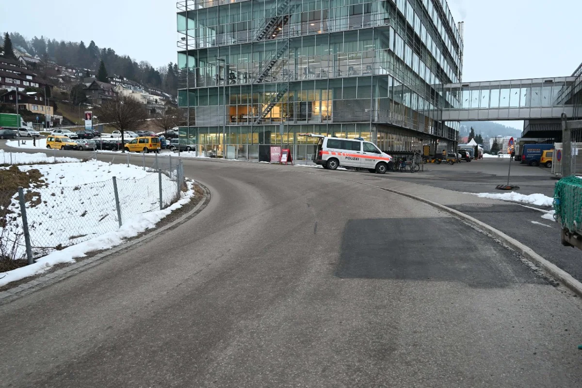  Wattwil SG - Unfallstelle nach Verkehrsunfall verlassen 