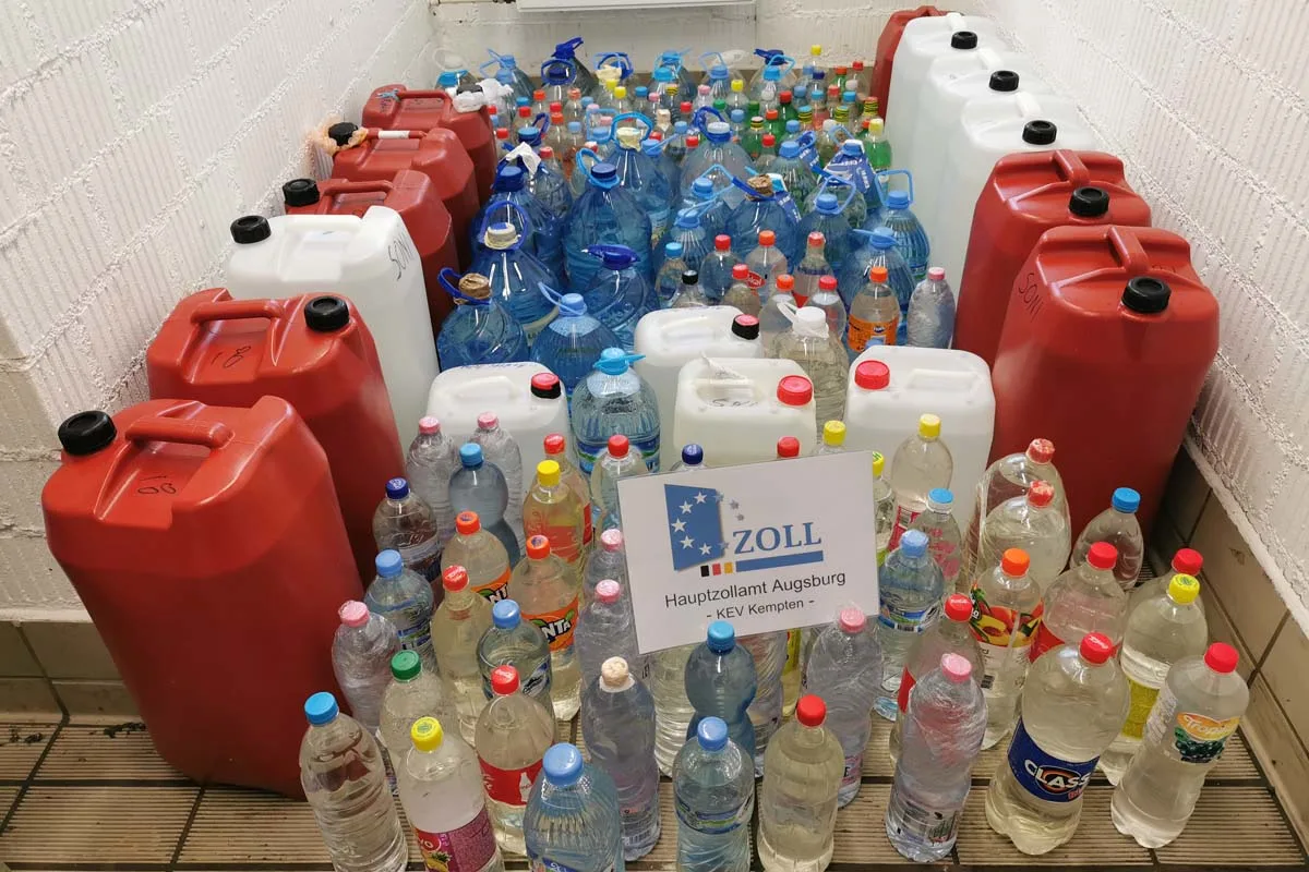 Augsburg - Zoll stoppt Alkoholschmuggel