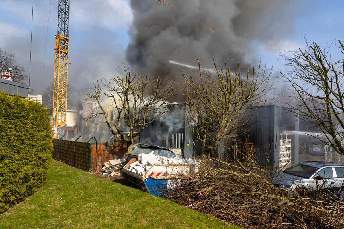 Porta Westfalica – Großbrand zerstört Kfz-Werkstatt