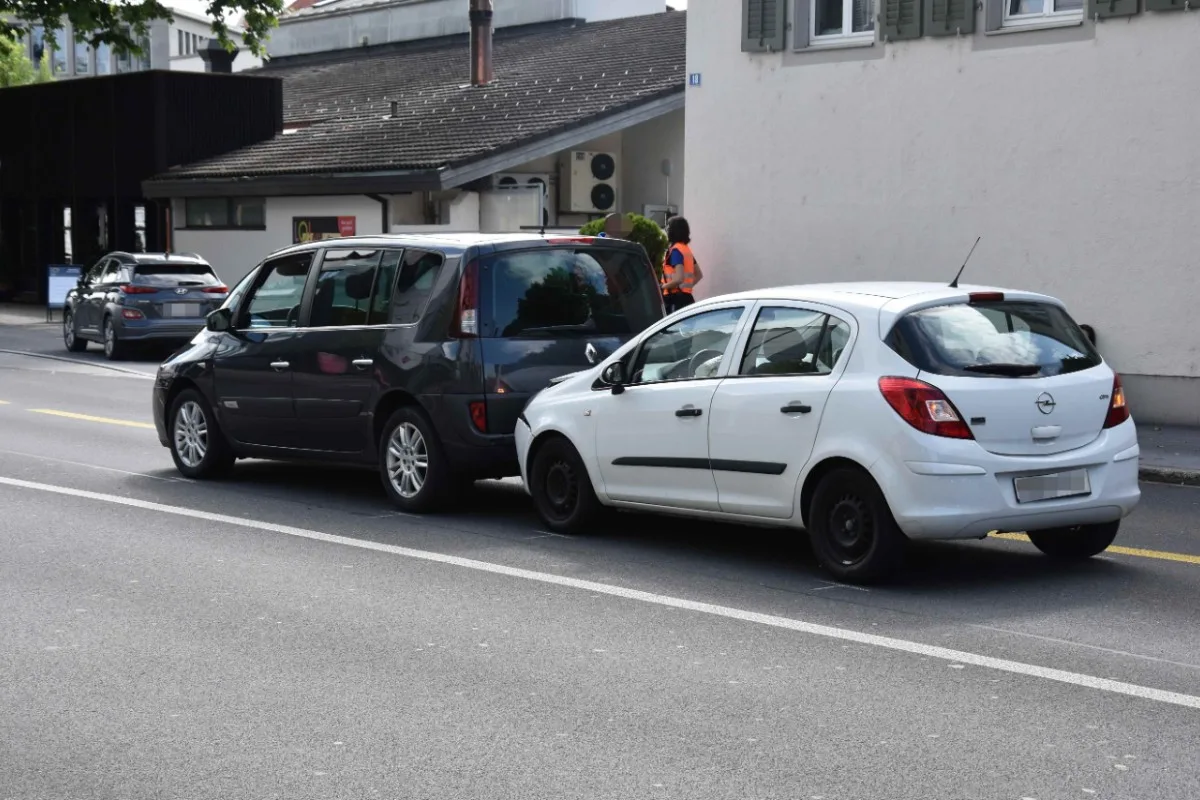 Unfall in Rapperswil-Jona SG - Zwei Personen verletzten sich gestern