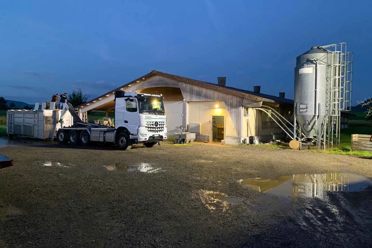 Drama in Trasadingen SH - Über 17'000 Hühner fallen dem Hochwasser zum Opfer