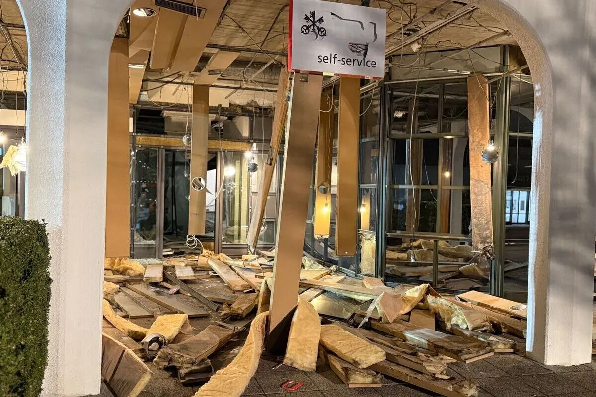 Breitenbach SO – Unbekannte sprengen Bankomat in der Nacht