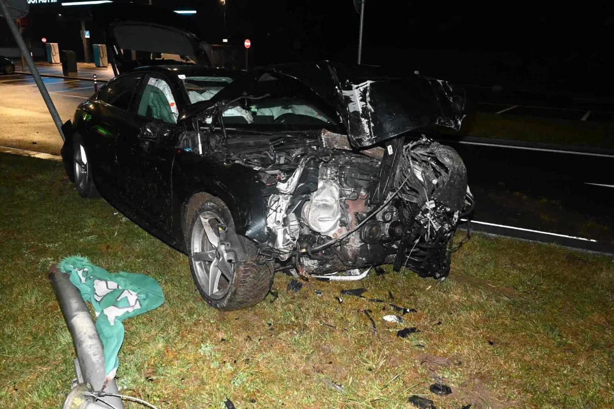Züberwangen SG – Fahrunfähig auf der A1 Unfall gebaut