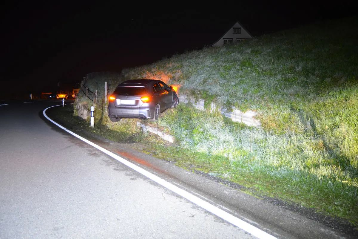 Rehetobel AR - Selbstunfall mit Auto