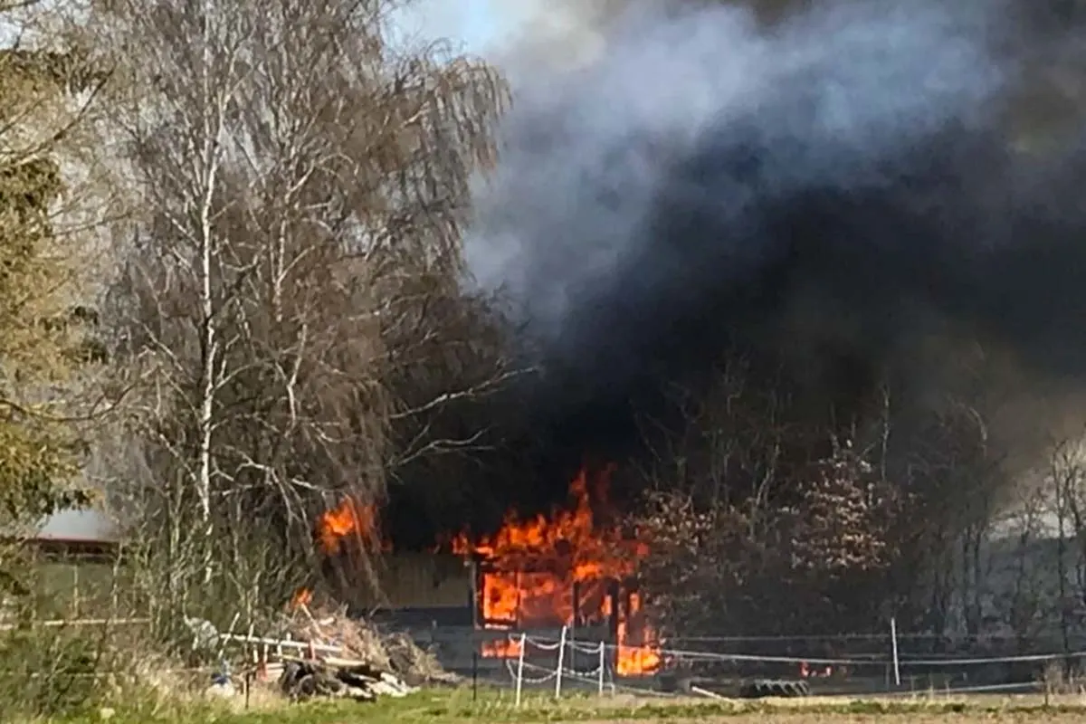 Neu Plastlin - Brand auf einem Reiterhof