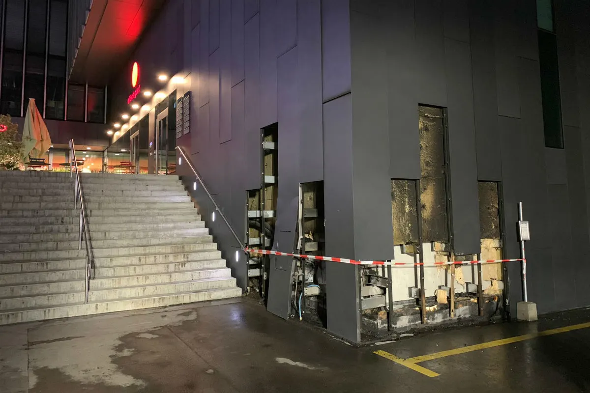 Bern BE - Fassadenbrand am PostParc-Gebäude
