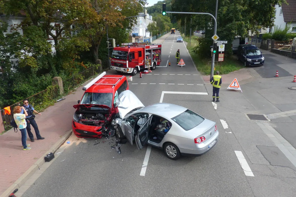 Neustadt/Weinstraße – Verkehrsunfall mit anschließender Verkehrsbehinderung