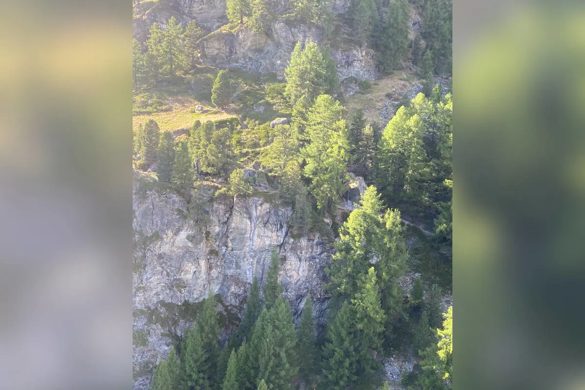 Zermatt VS – Mountainbiker stürzt 40 Meter tief in den Tod