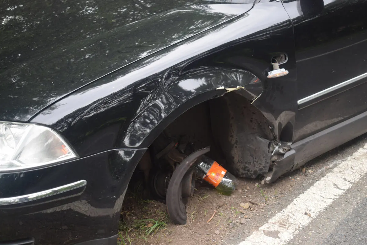 Marodes Vorderrad verursacht Unfall