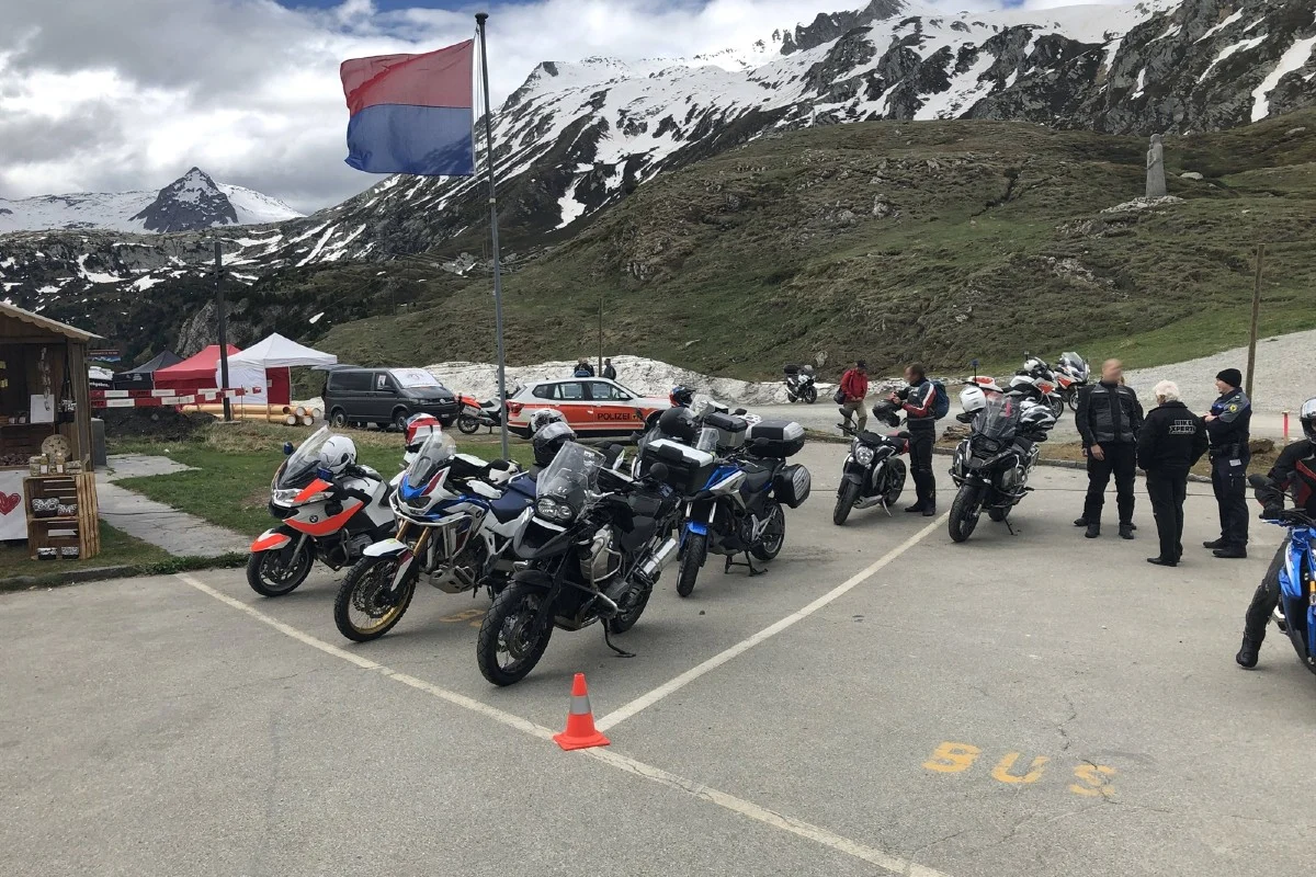 Lukmanierpass  - Kantonsübergreifende Präventionsaktion der Kapo Graubünden und Tessin