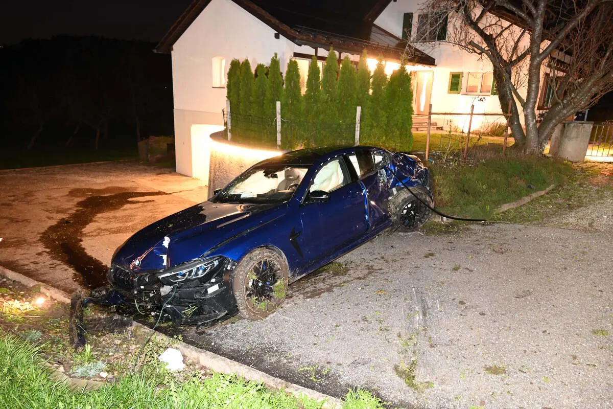 Oberbüren SG - Enormer Sachschaden nach Selbstunfall 