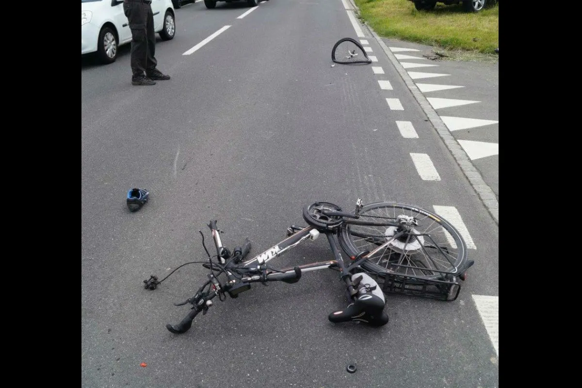 Zug/Hünenberg ZG - Zwei schwerverletzte Velofahrer innert einer Stunde