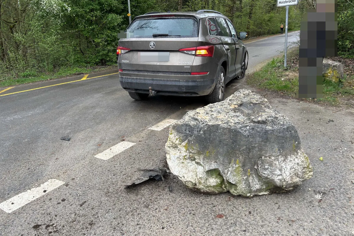Rupperswil AG – Steinbrocken trifft Fussgängerin nach Unfall