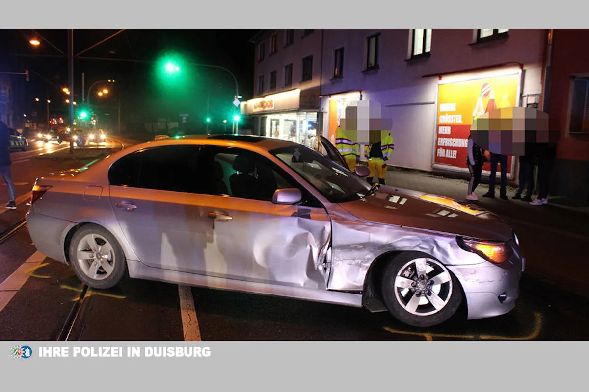 Duisburg-Aldenrad – Beim Abbiegen nicht auf den Gegenverkehr geachtet