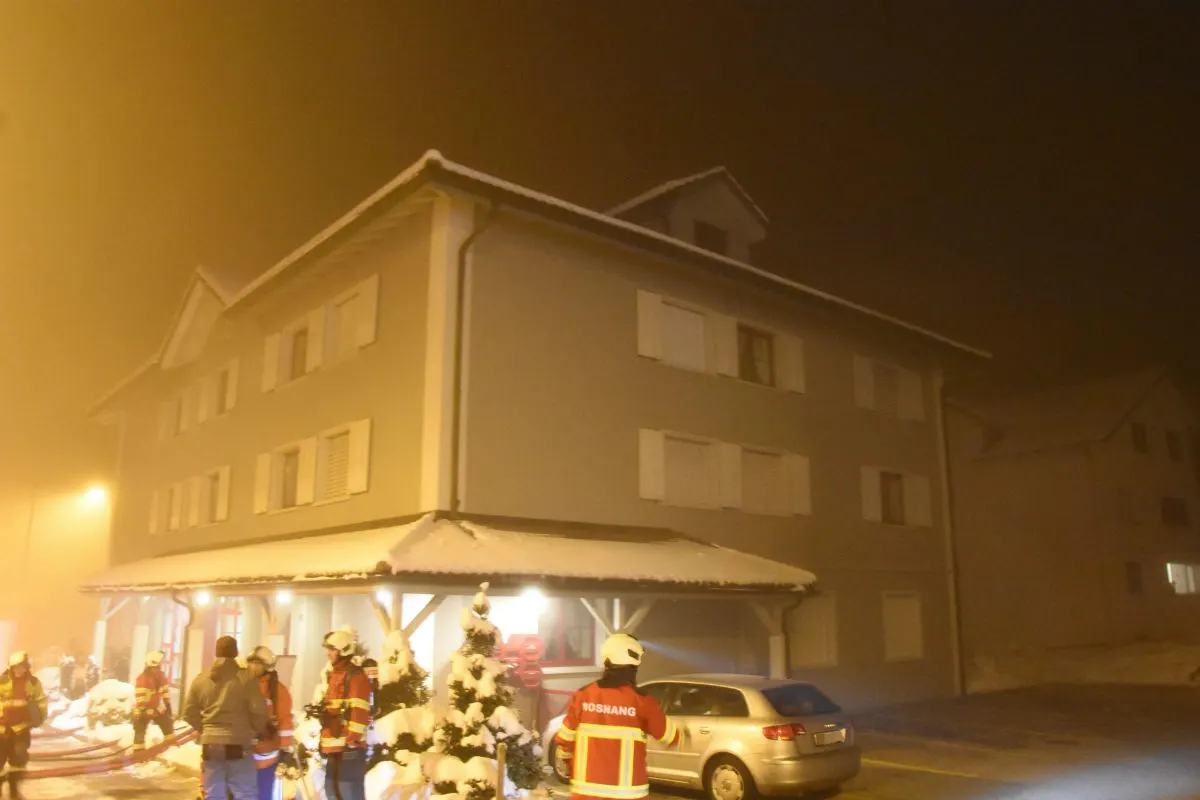 Mosnang SG - Tumbler-Brand in Mehrfamilienhaus