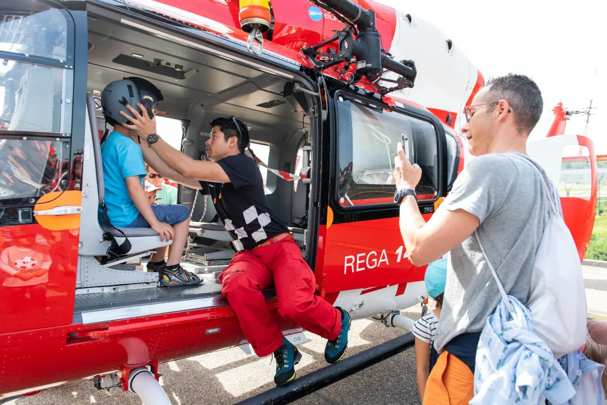 Tage der offenen Tür lockte rund 15'000 Besucher ins Rega-Center