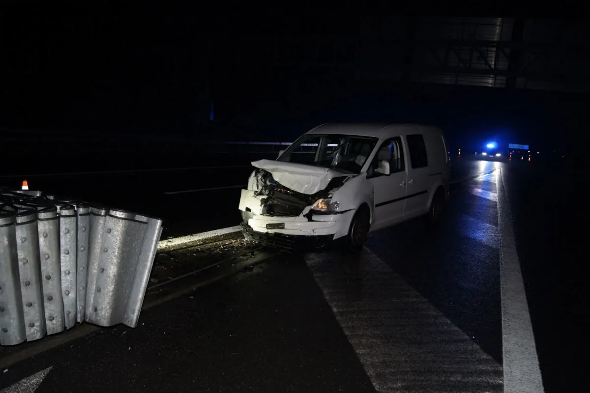 Cham ZG - Mann bei Selbstunfall auf der Autobahn A4 verletzt
