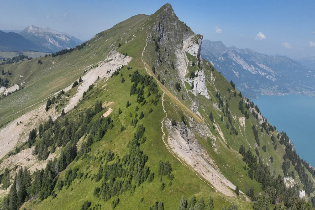 Niederried b. Interlaken BE – Wanderin stürzt in den Tod