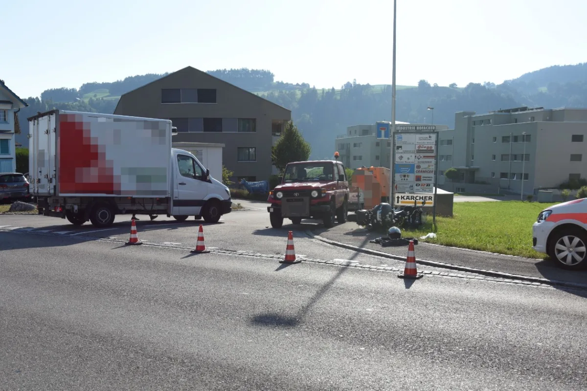Bütschwil SG - Überholmanöver geht schief