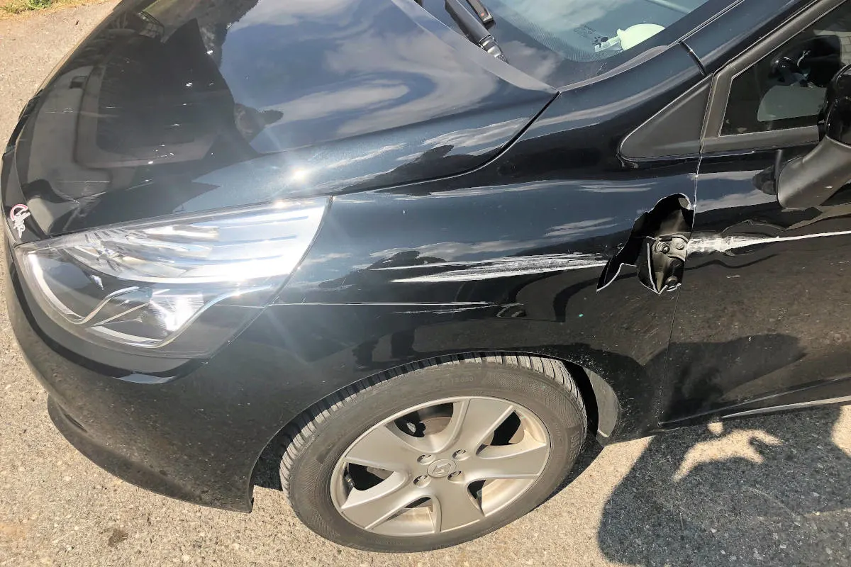 Glarus – Beim Spurwechsel Kollision verursacht