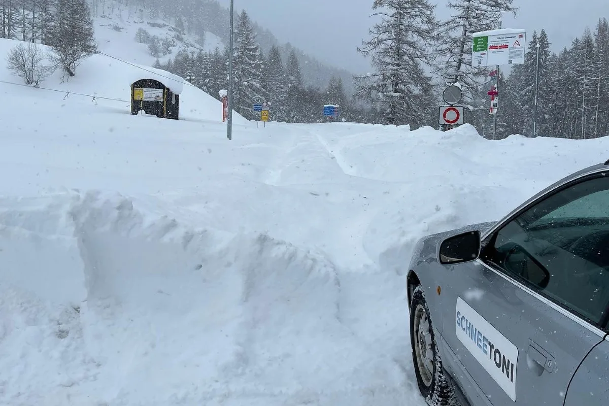 Strassenverhältnisse und Wetter - SchneeToni für den Polizeiticker unterwegs