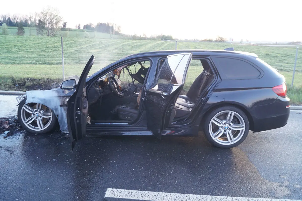 Cham ZG -  BMW fing Feuer