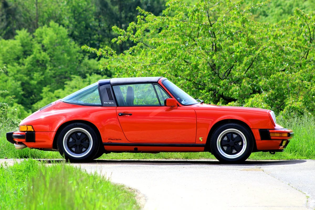 Essen - Polizei sucht nach gestohlenem Porsche 911 Oldtimer 