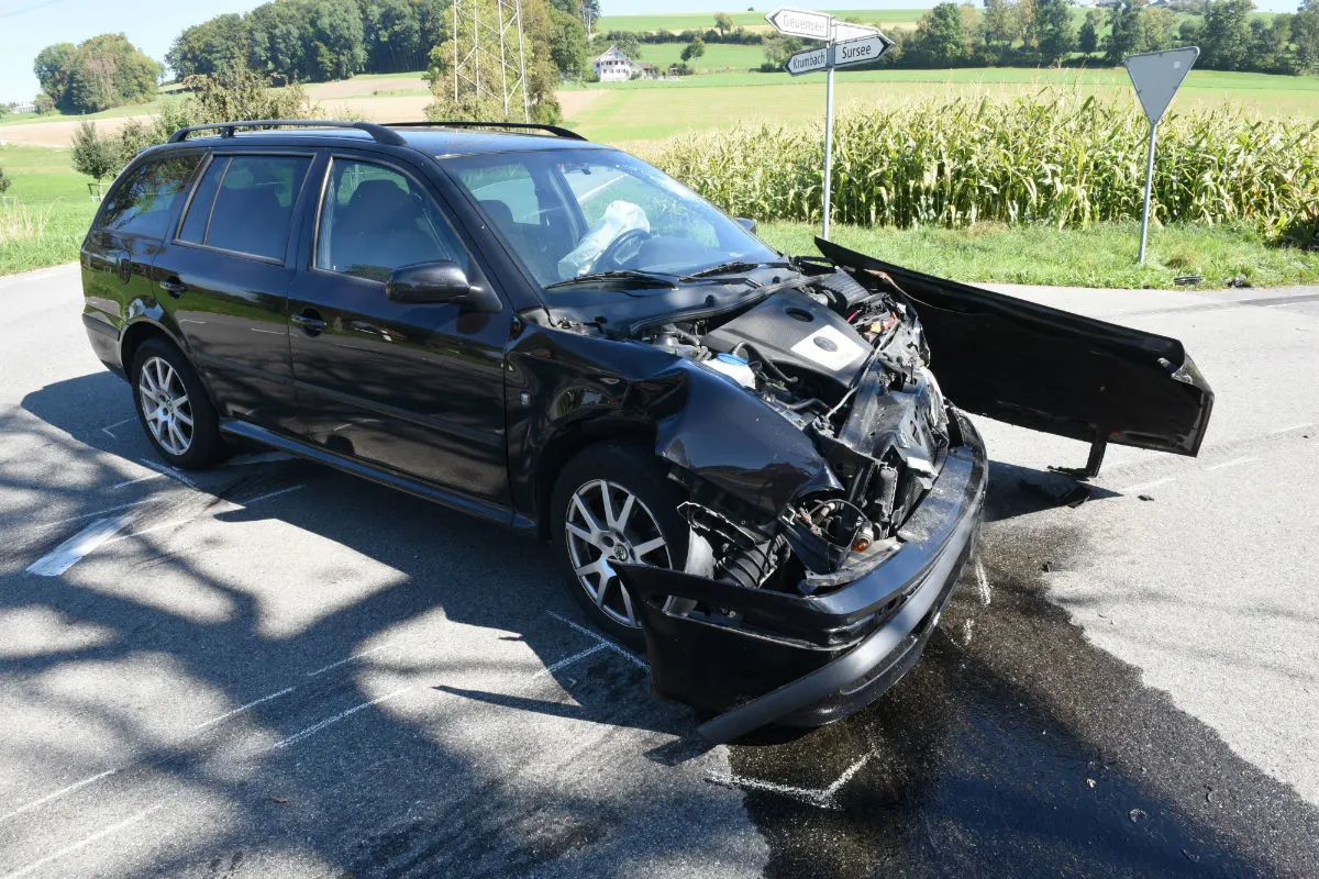 Geuensee LU - Kollision zwischen zwei Autos