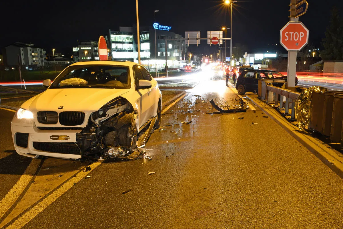 Sursee  LU - Verletzte bei Verkehrsunfall zwischen zwei Personenwagen