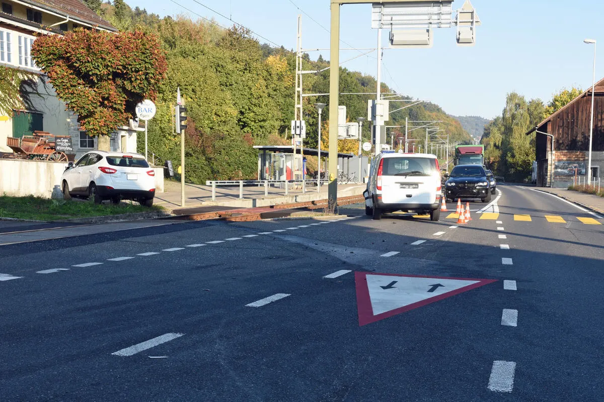Mosen LU - Verkehrsunfall zwischen Lieferwagen und Personenwagen