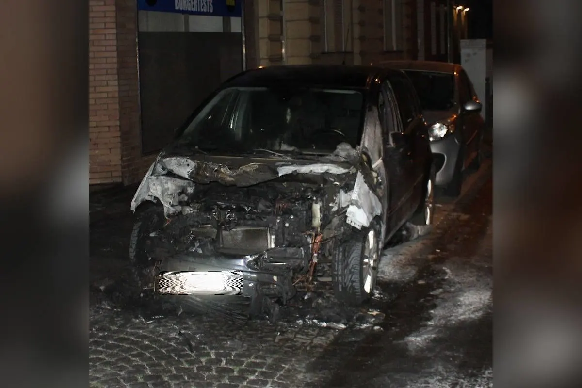 Oberhausen – Zeugenaufruf nach Fahrzeugbrand